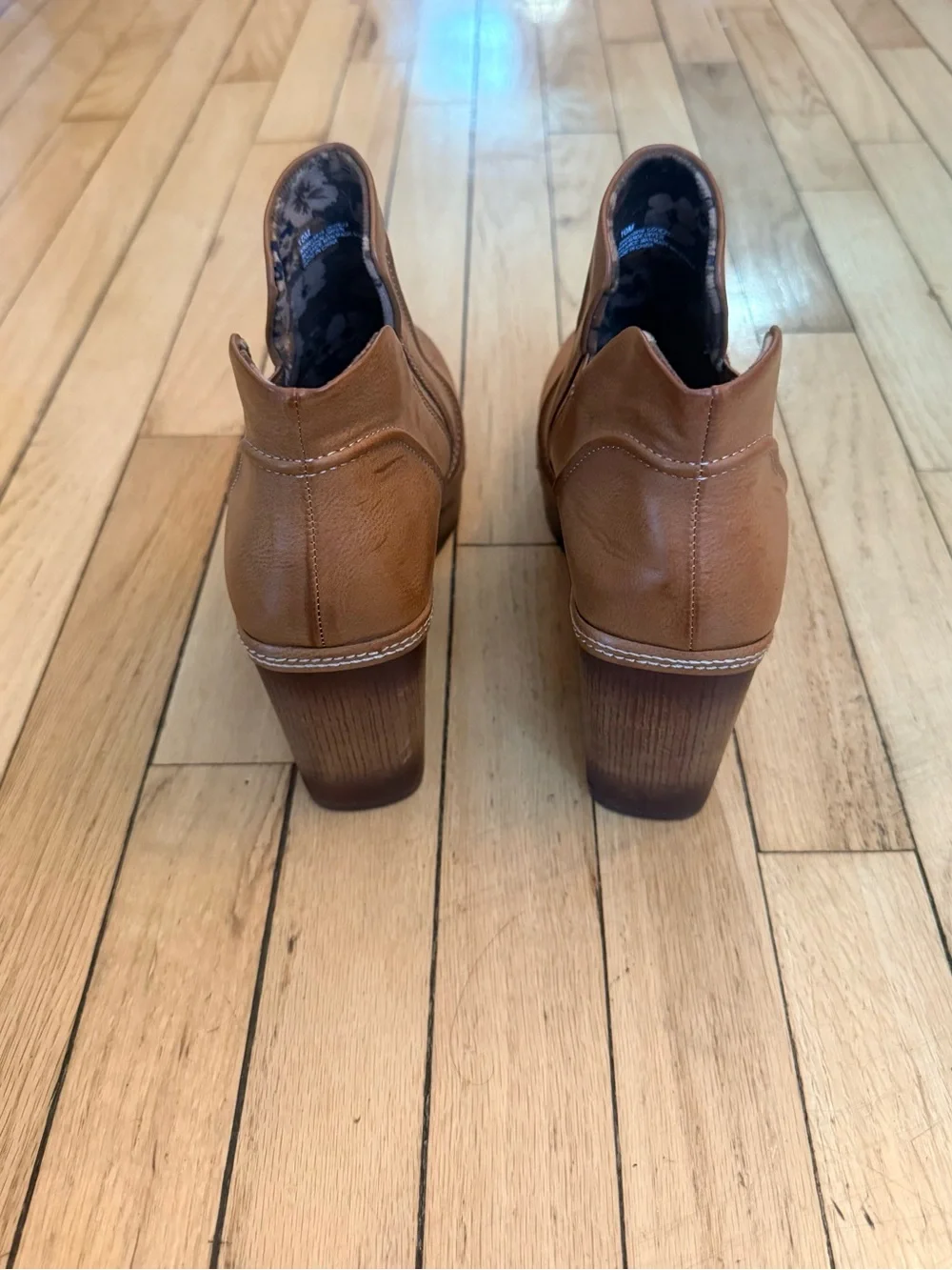 Korks Robin clog booties Tan leather